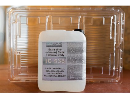 IG 538 - Extra silný ochranný čistič skel, keramiky a plastů s retrakcí vody a protizamlžujícím efektem